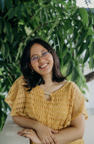 Ivy Tica, girl smile, yellow shirt